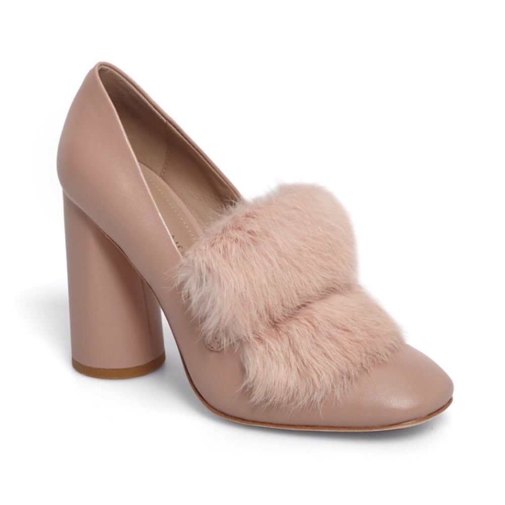 SOLD ❌ Donald J Pliner  Faune Closed Toe Classic Pumps
